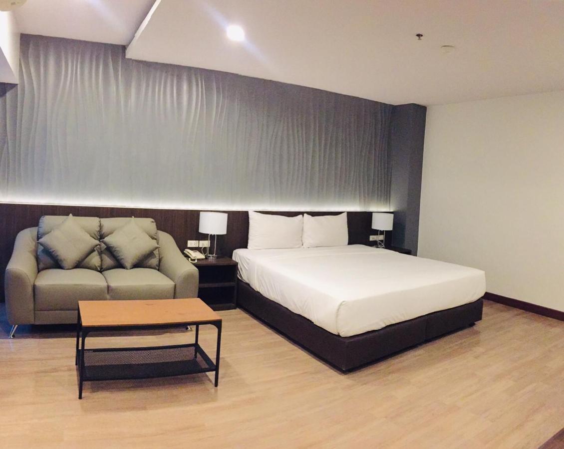 Pb Grand Hotel Hat Yai Exteriör bild