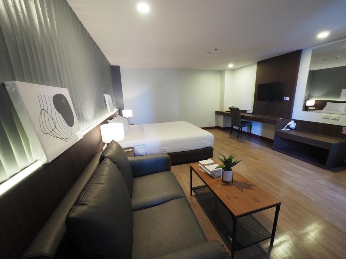 Pb Grand Hotel Hat Yai Exteriör bild